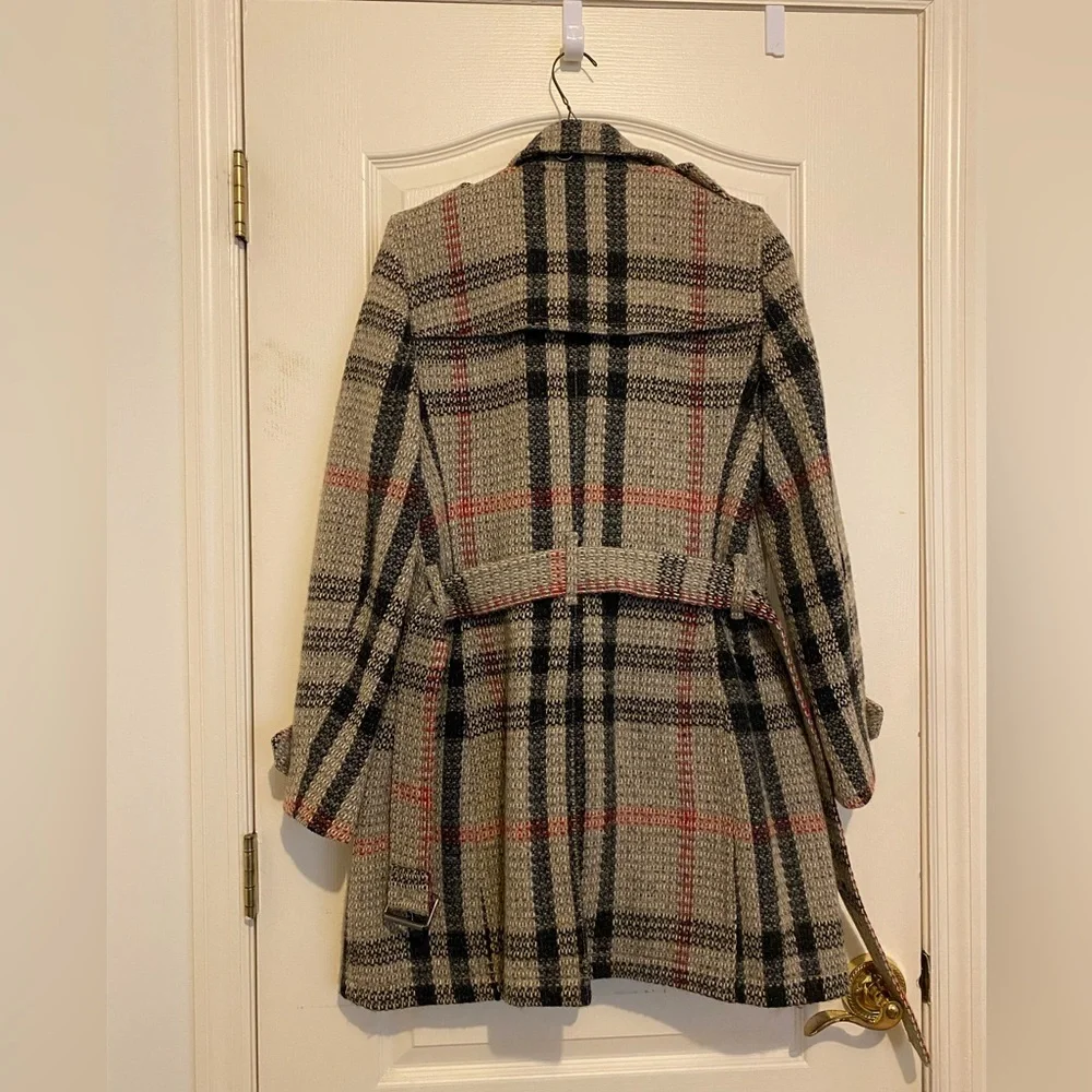 Gorgeous Burberry wool grey coat - Picture 3 of 6